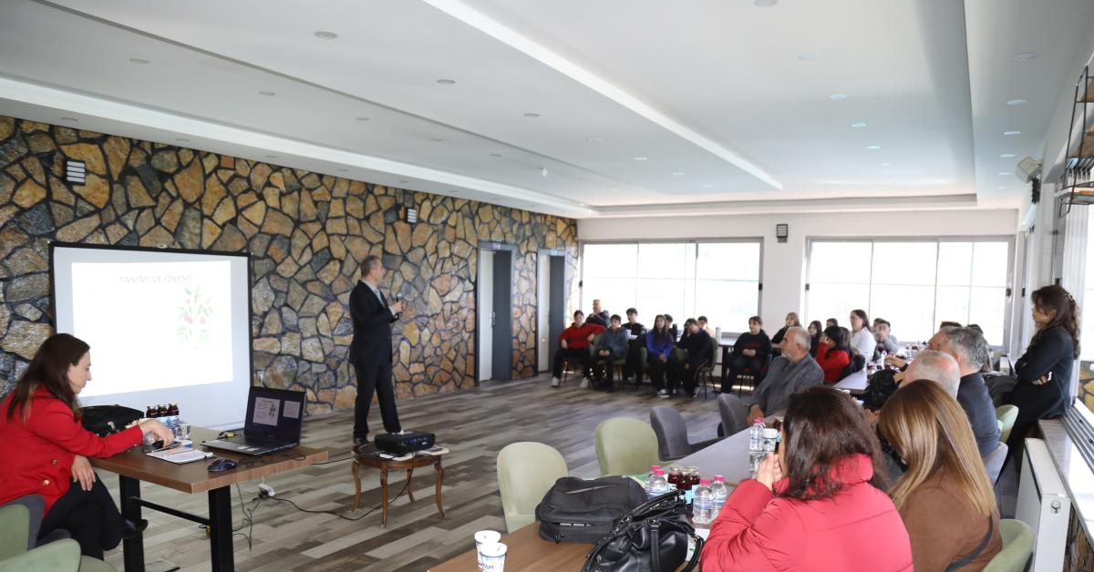 ankara cubukta domates yetistiriciligi egitimi duzenlendi ItZHcVKi.jpg