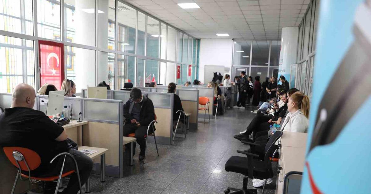 ankara keciorende is arayanla isveren bulusturuluyor yFWuQi7l.jpg