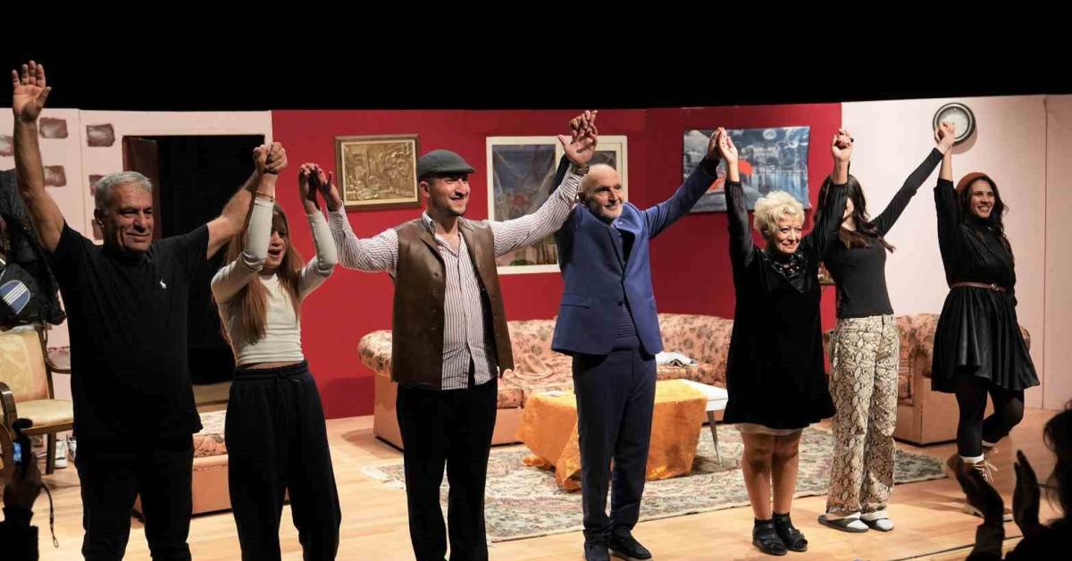 ankara keciorende tiyatro ruzgari babam geri dondu buyuk ilgi gordu YdhnMdkM.jpg