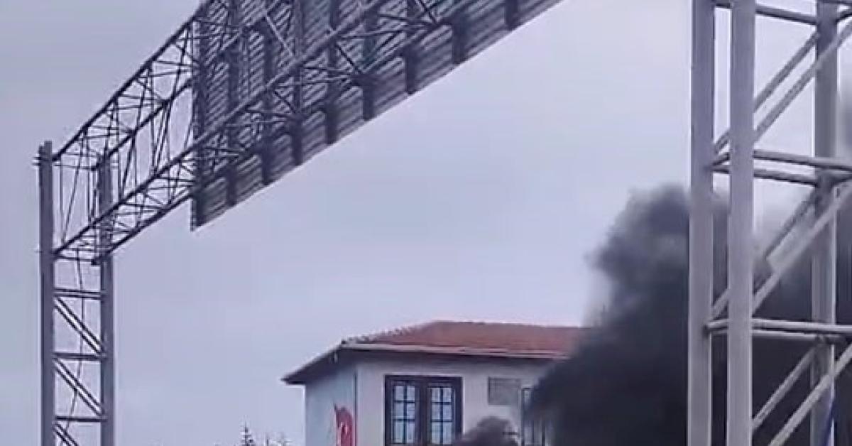 ankara pursaklarda arac yangini kopru ustunde alev alev yandi rtFM2gjQ.jpg