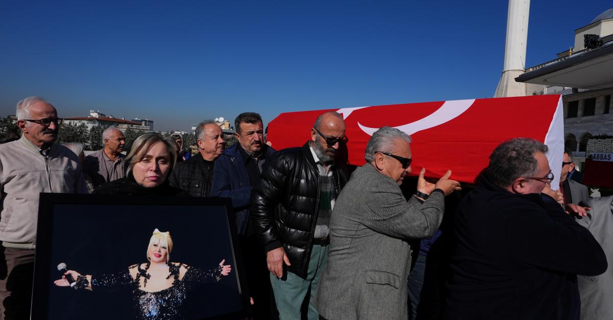 ankarada turk sanat muziginin efsane ismi muazzez abaci topraga verildi hzRw8cRq.jpg