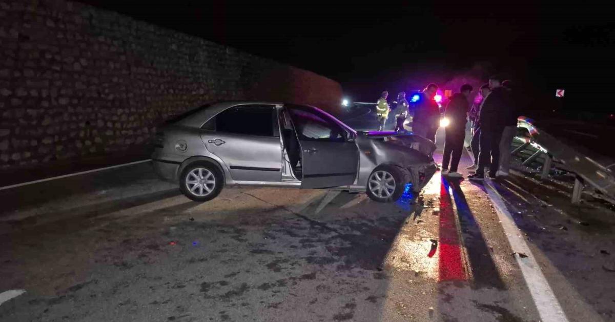 bartin amasrada yaban hayvani nedeniyle korkunc kaza 4 yarali suafby6N.jpg