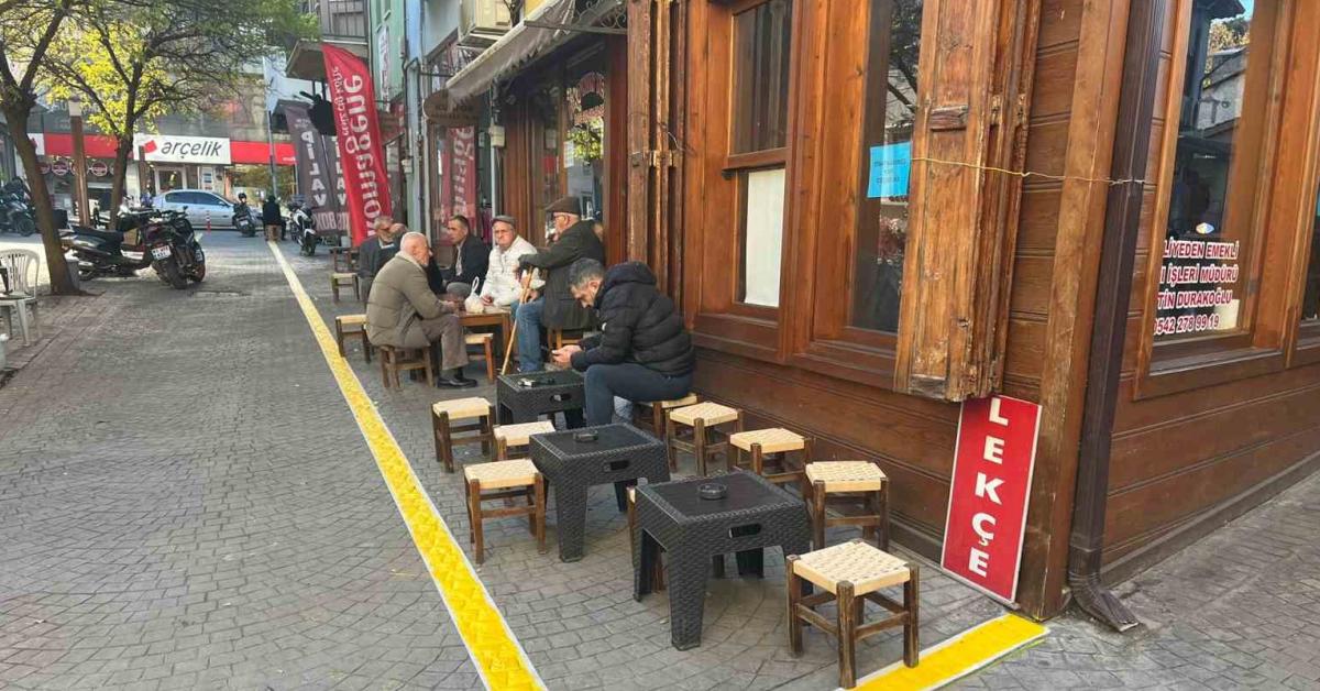 duzce akcakocada esnafa yeni sinir uygulamasi cizgiyi gecmek yasak it384iWH.jpg