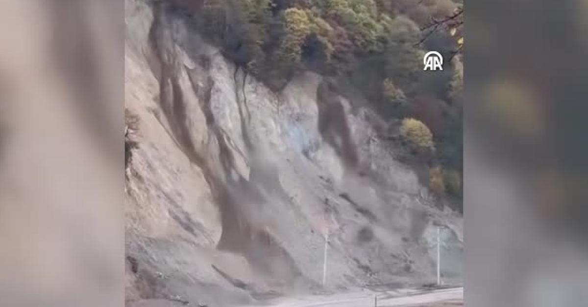 duzce beykoyde toprak kaymasi ani goruntulendi pUQajMer.jpg