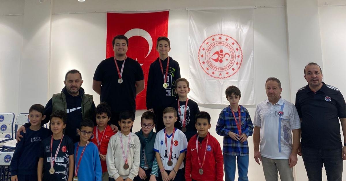 duzcede genc zihinler satrancta yaristi 6YKwTgJZ.jpg