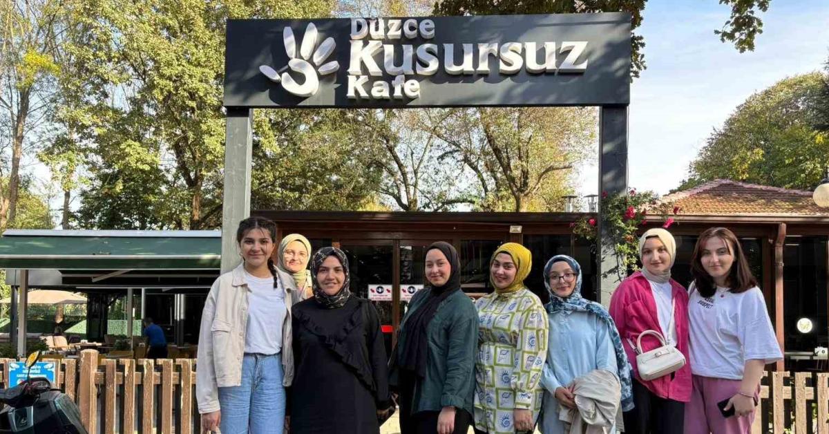 duzcede ogrencilerden ozel bireylere anlamli ziyaret CI6bNT1R.jpg