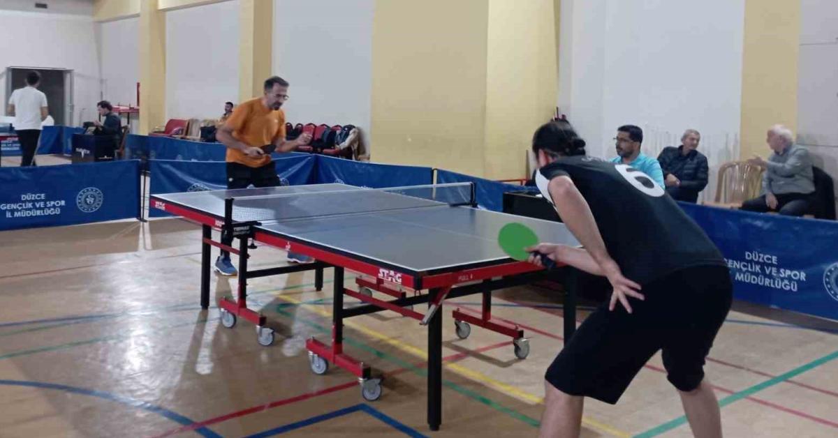 duzcede ogretmenler gununde masa tenisi coskusu KpUyZM8e.jpg