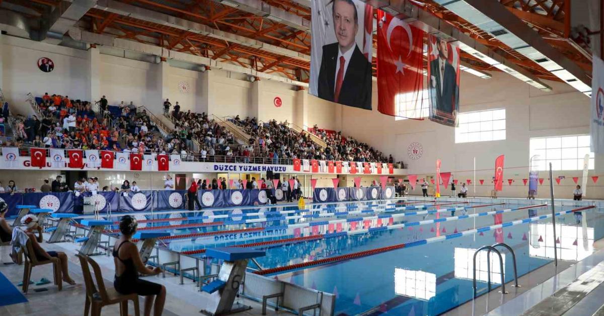 duzcede yuzme senliginde 250 cocuk kulac atti 3nnOncmf.jpg