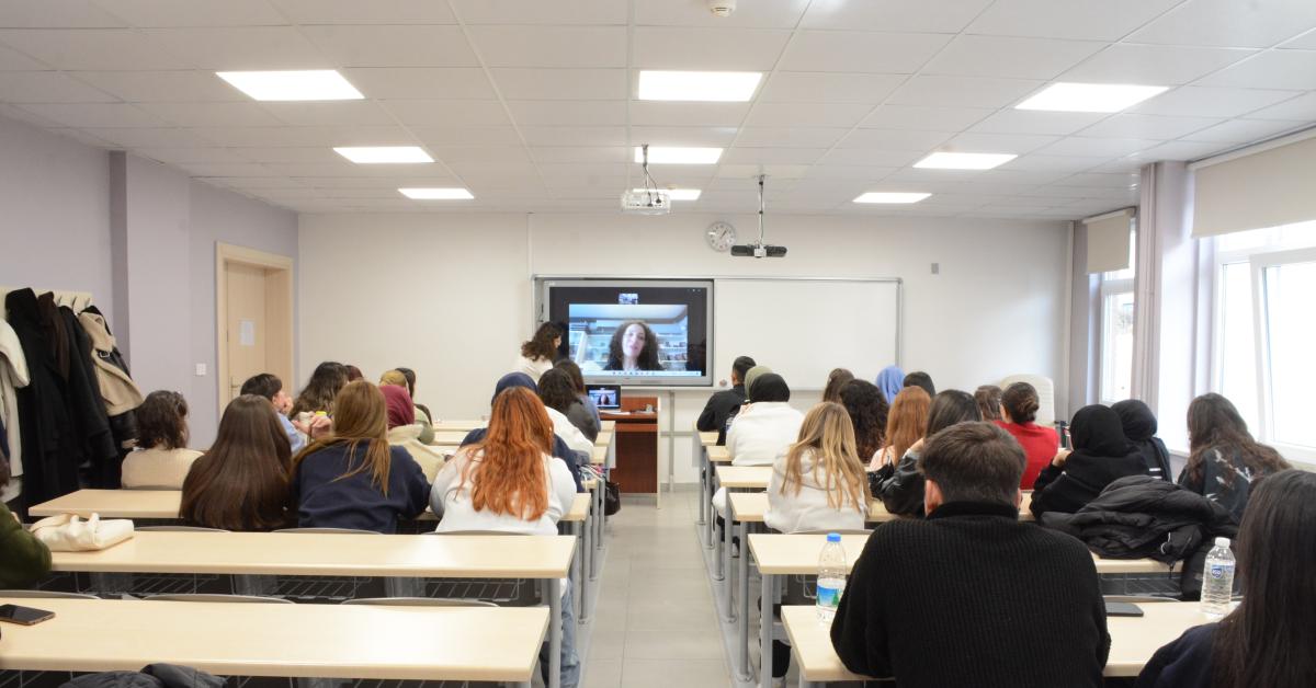 eskisehirde girisimcilik ve sosyal hizmetler uzerine etkinlik duzenlendi kT5NxtIv.jpg