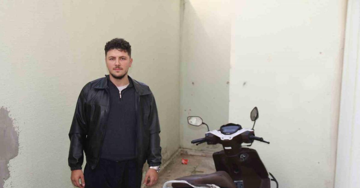 eskisehirde kurye bakkala gitti motosikleti 2 dakikada calindi kQpxlWeq.jpg