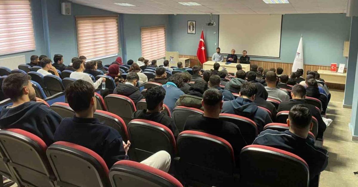 karabuk yenicede ogrencilere is hayati ve kariyer semineri duzenlendi eVWtkz4t.jpg