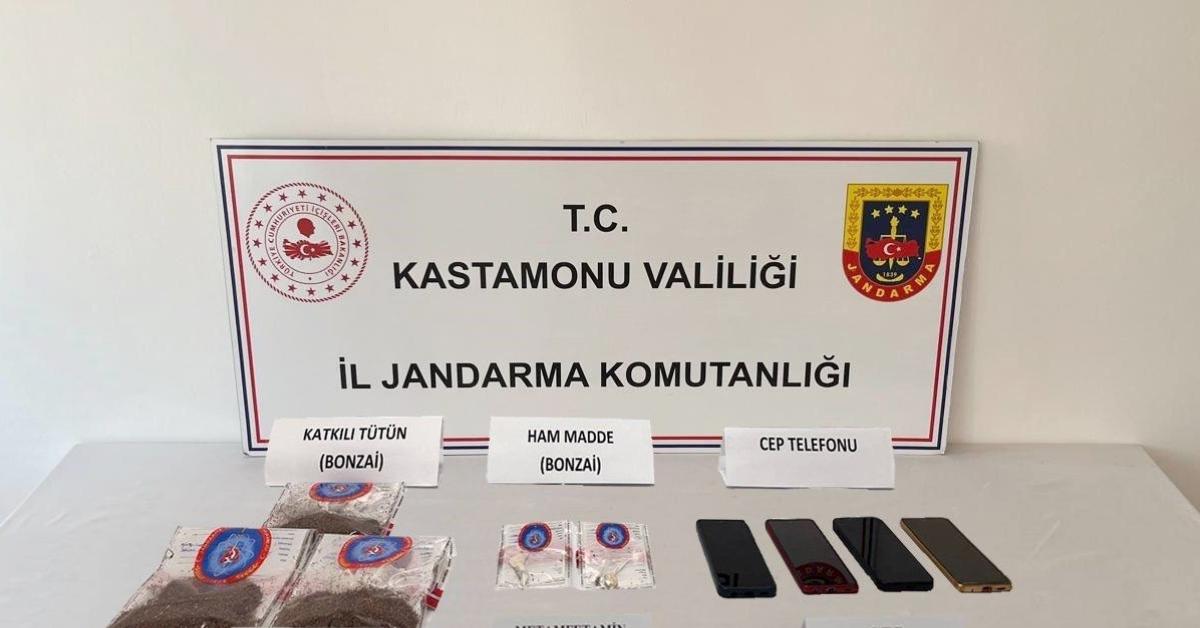 kastamonuda uyusturucu operasyonu 9 gozalti OBfs5bGS.jpg