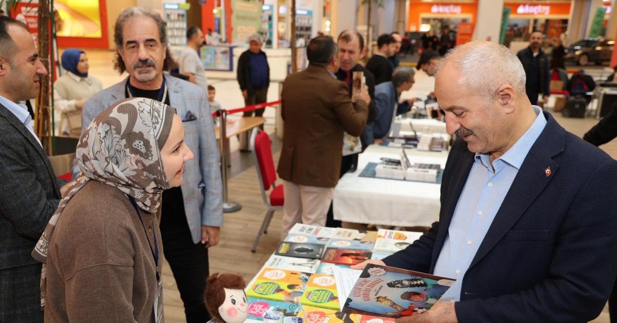 kocaeli gebzede yazar ogretmenler fuari duzenlendi FFkPZJXJ.jpg