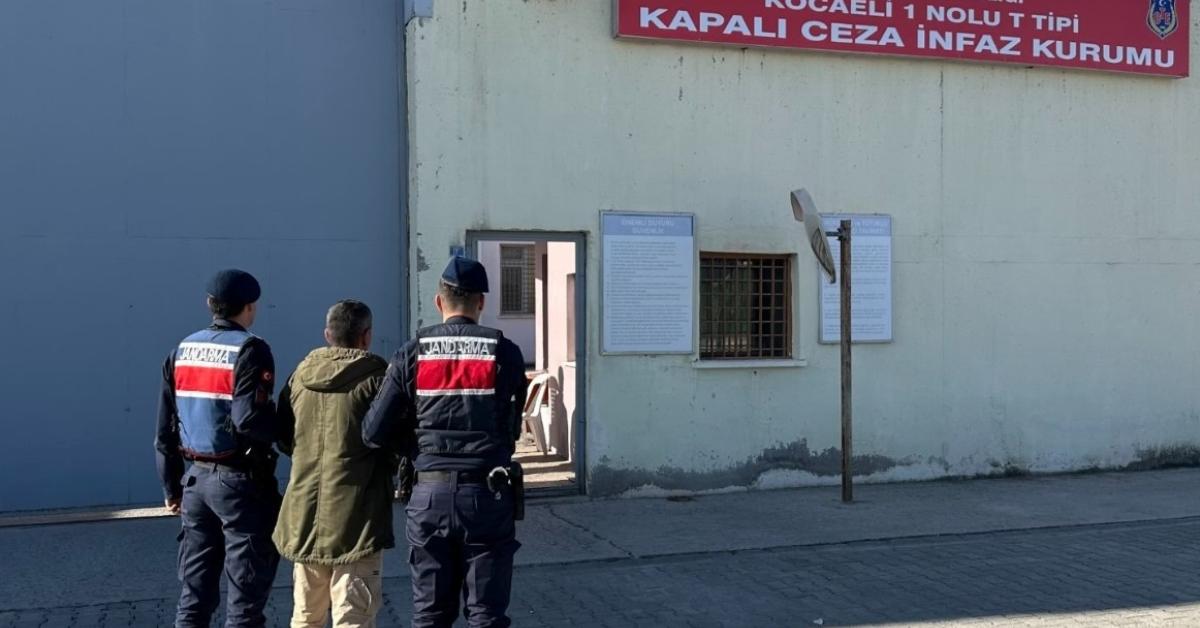 kocaeli izmitte 25 yil hapis cezasiyla aranan suclu yakalandi SUkZ3JSd.jpg