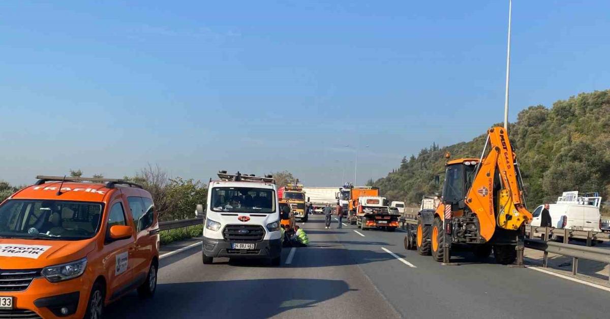 kocaeli korfezde tir kazasi otoyolda trajedi anlari yX6pxu9S.jpg