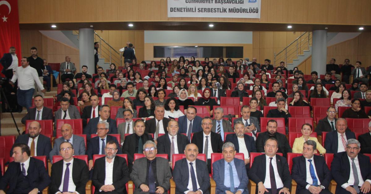 kocaelide denetimli serbestlik konferansi gerceklesti CDdPBedW.jpg