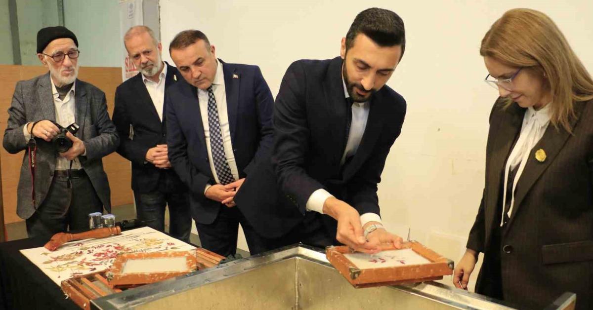 kocaelide kagitta acan cicekler sergisi acildi kQWAQIBj.jpg