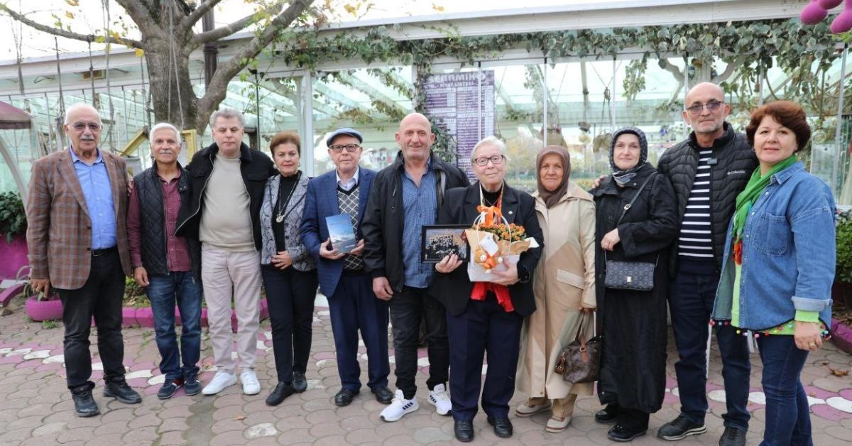 sakarya karasuda 50 yil sonra ogretmen ogrencileriyle bulustu QbBRQPsa.jpg