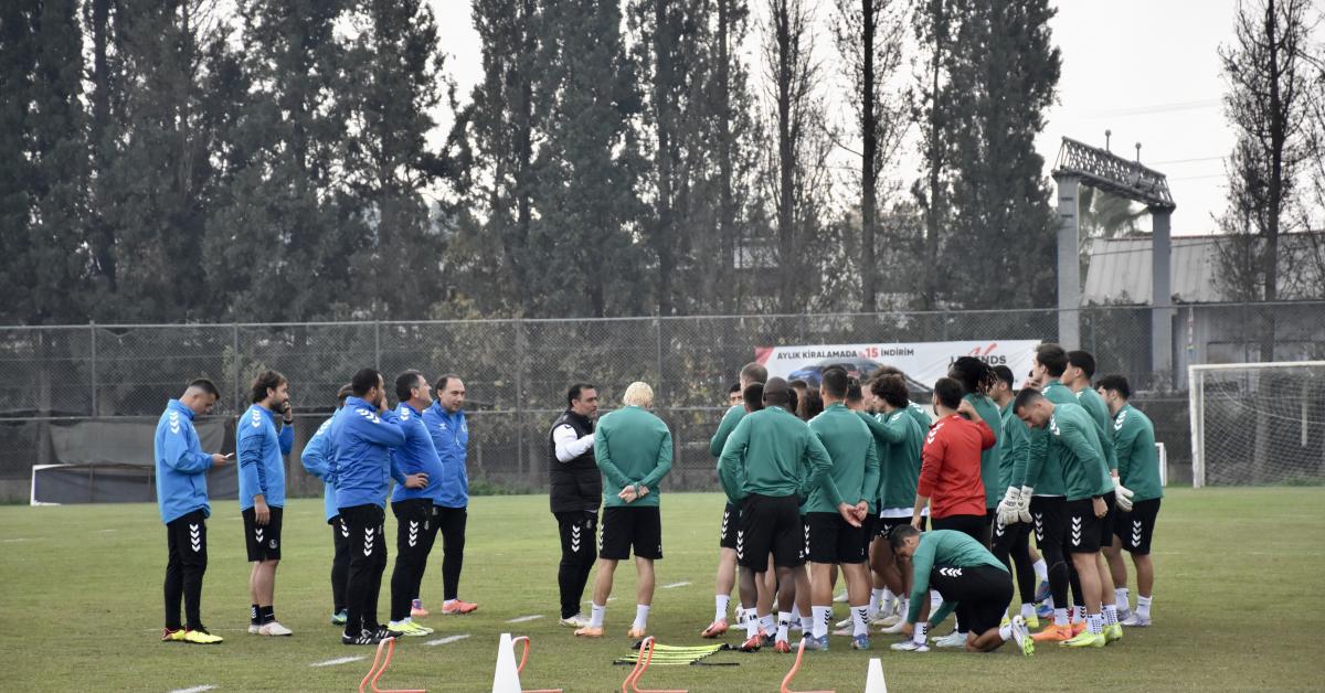 sakaryasporun serikspor macina hazirlaniyor iYrNC2vF.jpg