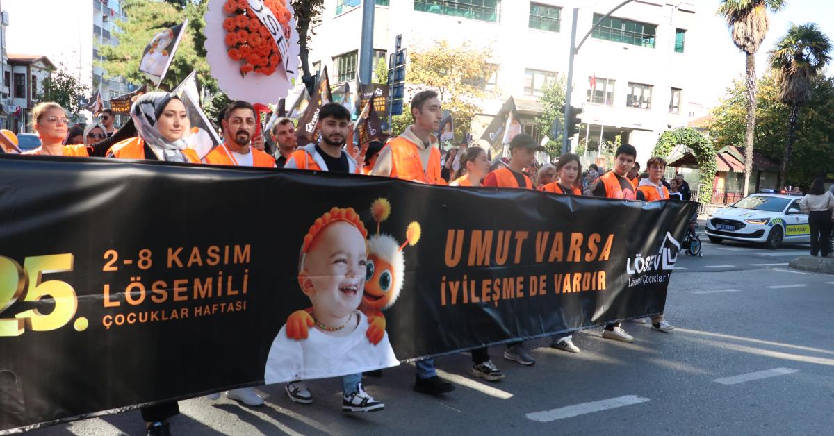 samsunda losemiye dikkat cekmek icin farkindalik yuruyusu yapildi JZe1PFME.jpg