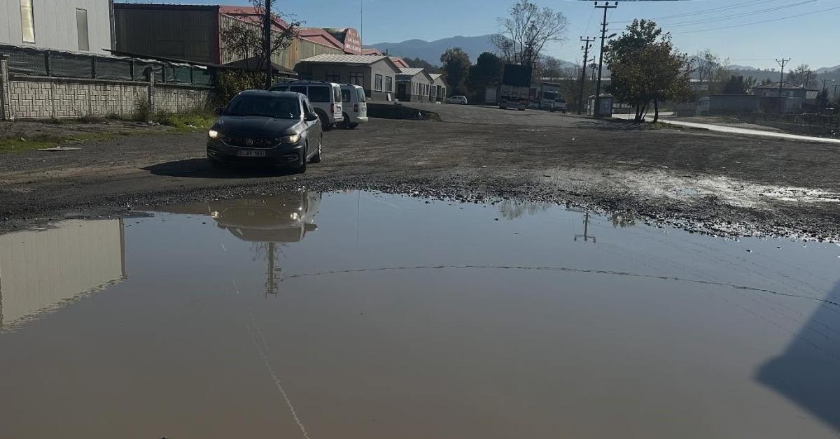 zonguldak alaplida pazara gidenler camur icinde kaldi fdubi4xu.jpg