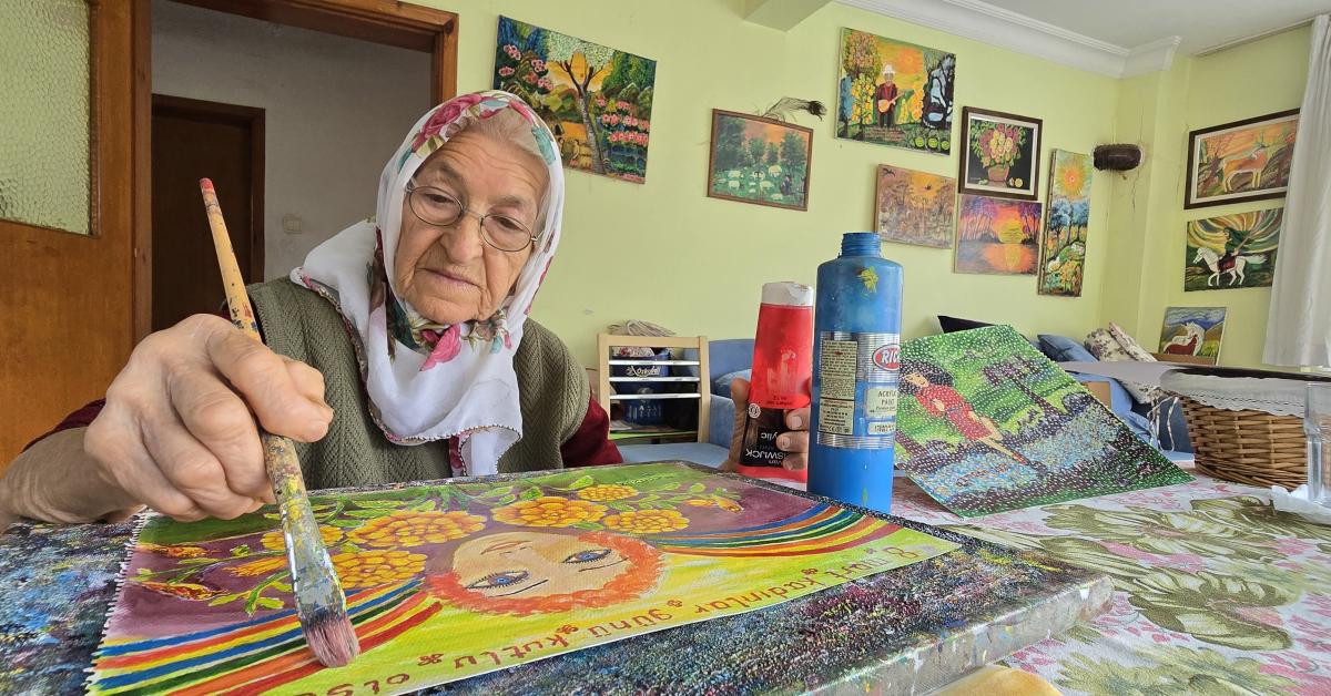 zonguldak ereglide 89 yasindaki kadin 19 senedir resim yapiyor hwSJ386h.jpg