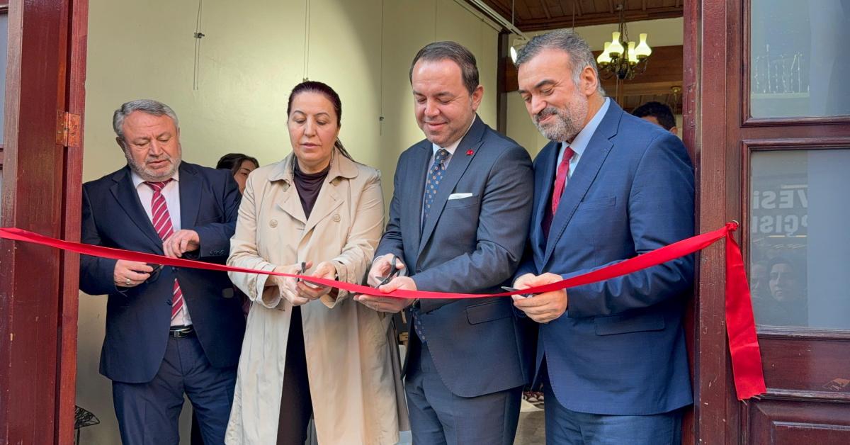 zonguldakta gazzeye destek icin renkli resim sergisi acildi m8VrHWLK.jpg