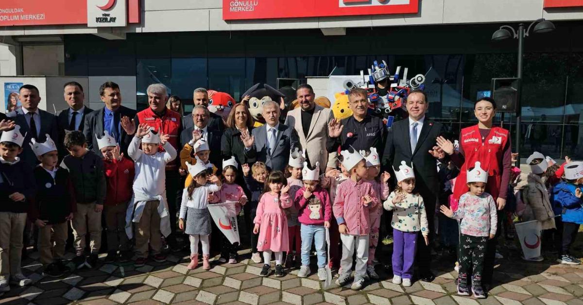 zonguldakta kizilay haftasi coskuyla kutlandi VgYPBiXQ.jpg