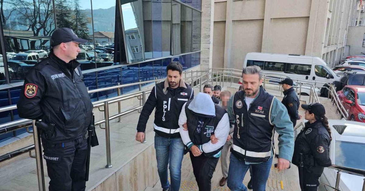 zonguldakta pos tefeciligine operasyon 3 gozalti 2 tutuklama Wtfe342i.jpg