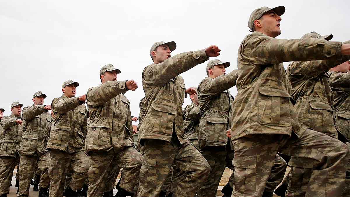 2026 Bedelli Askerlik Ücreti Belli Oluyor 2026 bedelli askerlik ücreti için gözler 3 Ocak’a çevrildi. 2025’te 280.850,64 TL olan bedelli askerlik ücretine zam geliyor mu? İşte 2026 bedelli askerlik zammı ve tahmini yeni ücret tutarı.