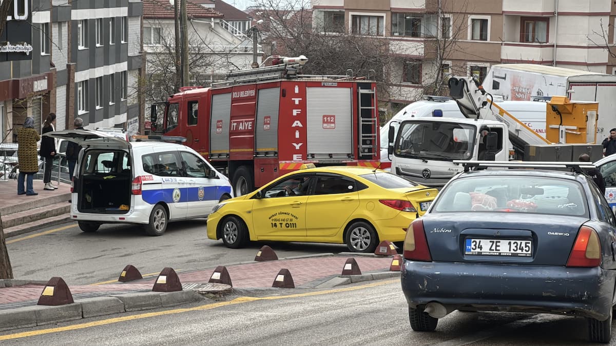 AA 20251210 39941985 39941981 BOLUDA IS MERKEZINDEKI TRAFO YANGINI SONDURULDU (1)