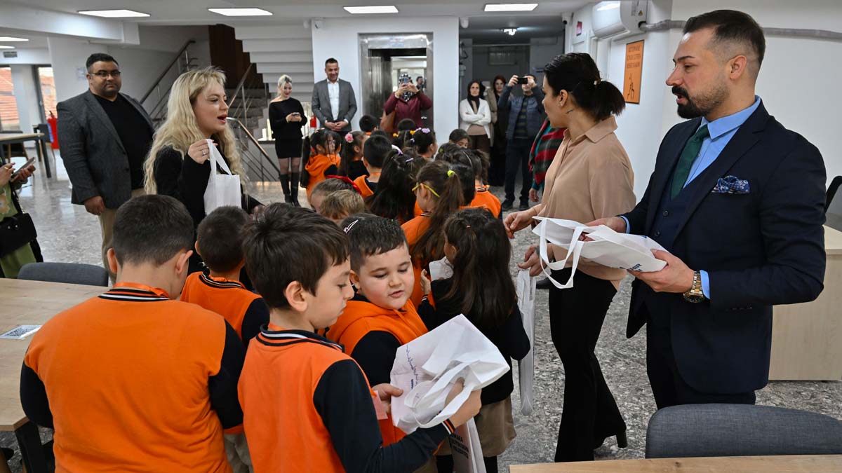 Ankara'da eğitim gören öğrenciler, Çankaya'da kitaplarla yakından buluşturuluyor