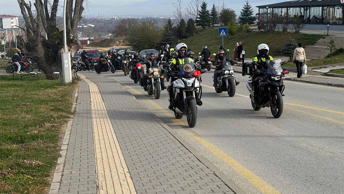 Bolu’da Üniversitelilere Motosiklet Güvenliği Eğitimi Verildi
