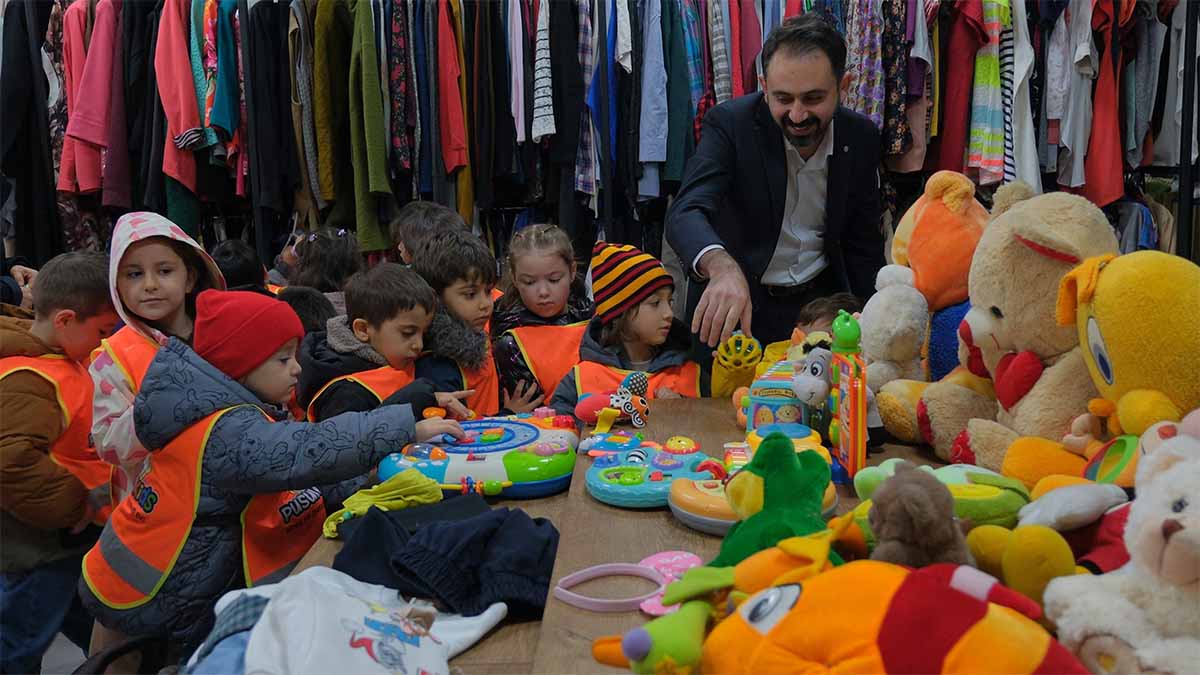 Bolu’nun Minikleri İhtiyaç Sahibi Yaşıtları İçin Seferber Oldu