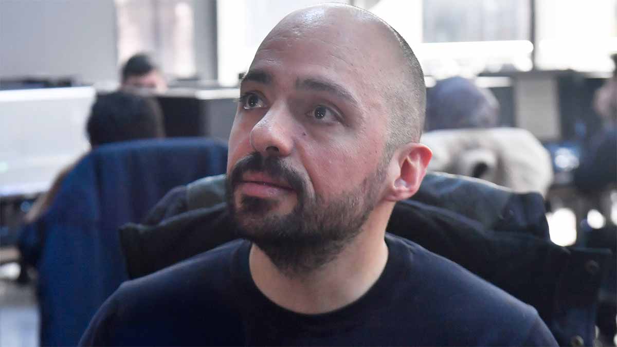 Kerem Coşkun muhabirle konuşuyorGeçen sene de eğitimlere geldim çok kapsamlıydı memnun kalmıştım o nedenle bu sene de gelmek istedimOyun geliştirme konusunda kendimi ilerletmek istiyorum. Bana çok desteği oldu eğitimlerin. Sektöre girme konusunda çok yardımcı olacağını düşünüyorum.”