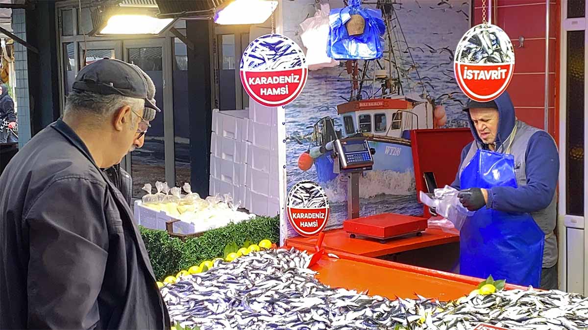 Tezgahlarda Hamsi Kalmadı! Balık Fiyatları Ne Kadar Oldu?