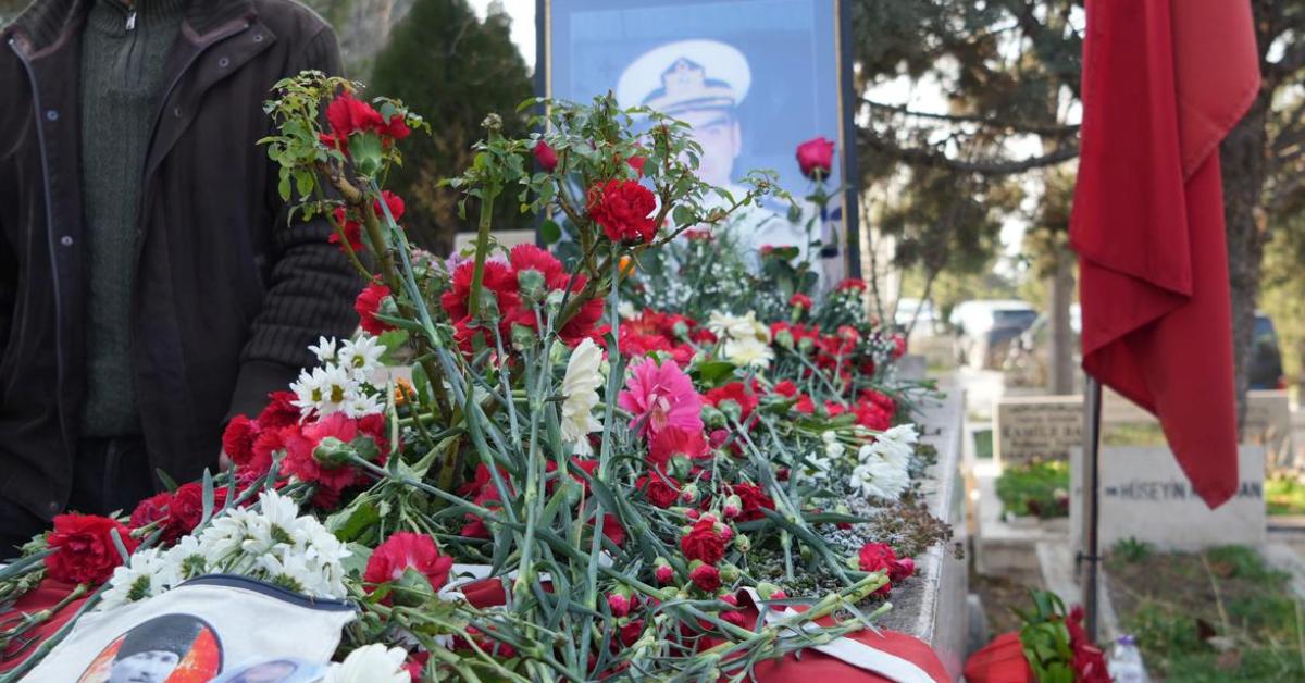 ali tatar 16 yil sonra unutulmadi mezari basinda anildi h1x2gODE.jpg