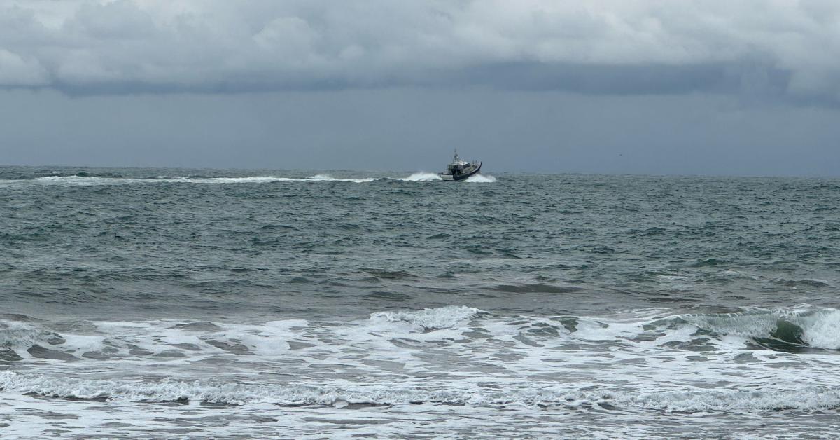 bartinda dalgalarla mucadele sisme bot alabora oldu 91dVqPhL.jpg