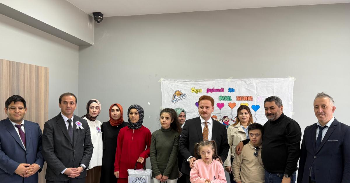 cankiri sabanozunde ogrenciler mese fidanlariyla gelecegi yesertiyor xHBXX7Zd.jpg