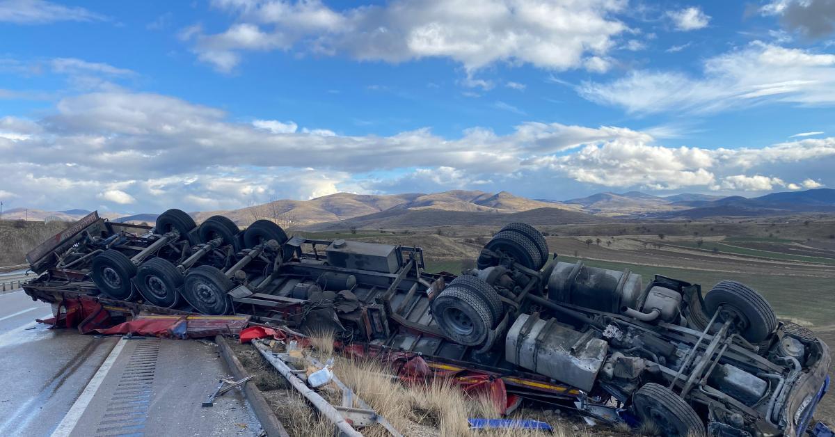 cankirida iki feci trafik kazasi yaralilar hastaneye sevk edildi yQinxRZS.jpg