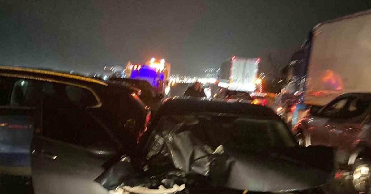 duzcede yagmurlu gunde zincirleme kaza Bl1cR5gr.jpg