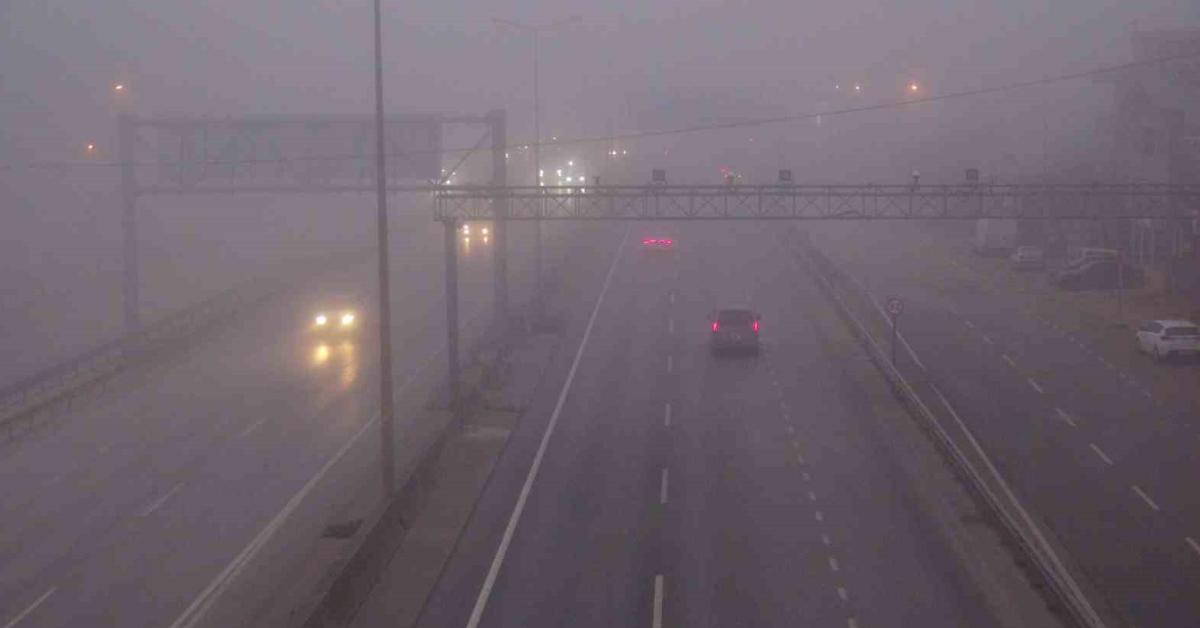 izmit ve kartepede sis alarmi suruculer dikkatli ilerledi iePCws67.jpg