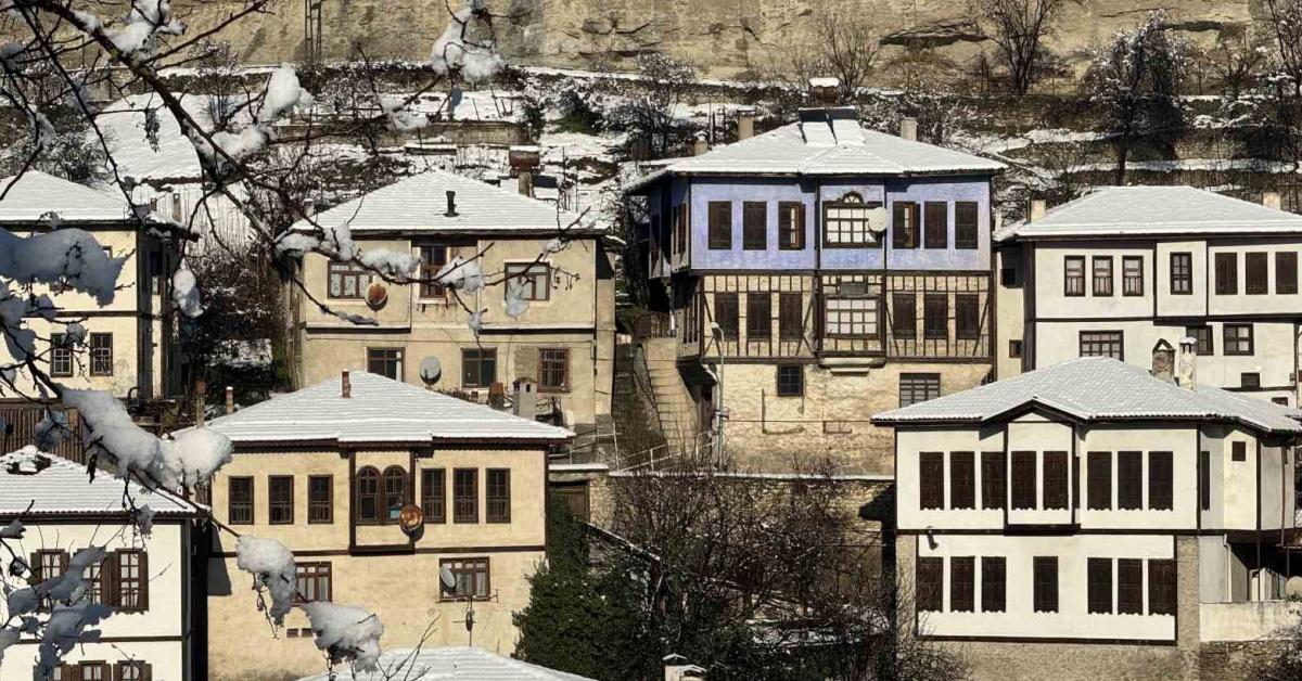 karabuk safranboluda tarihi evler beyaza burundu pCWjiQk9.jpg