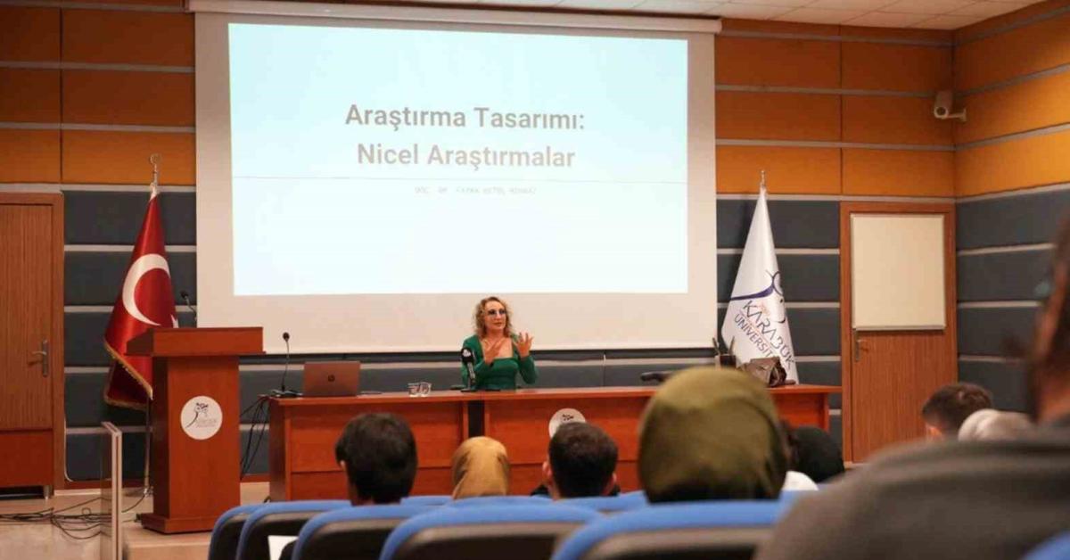 karabukte arastirma tasarimi ve veri analizi semineri duzenlendi f9ZlRjQB.jpg