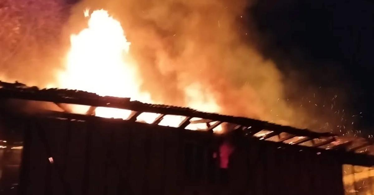 kastamonuda korkunc yangin iki katli ahsap ev alev alev yandi eNLLJK38.jpg