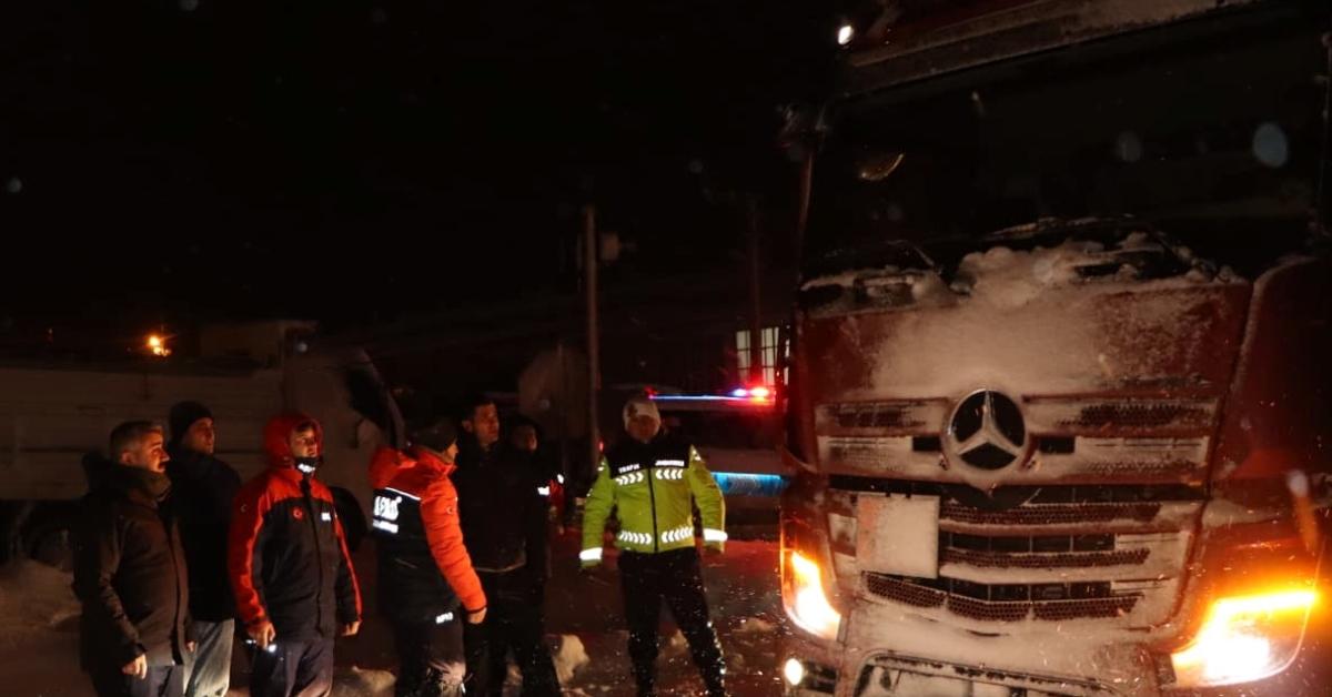 kastamonuda sicak sicak ikram ettiler PHhgFn7d.jpg