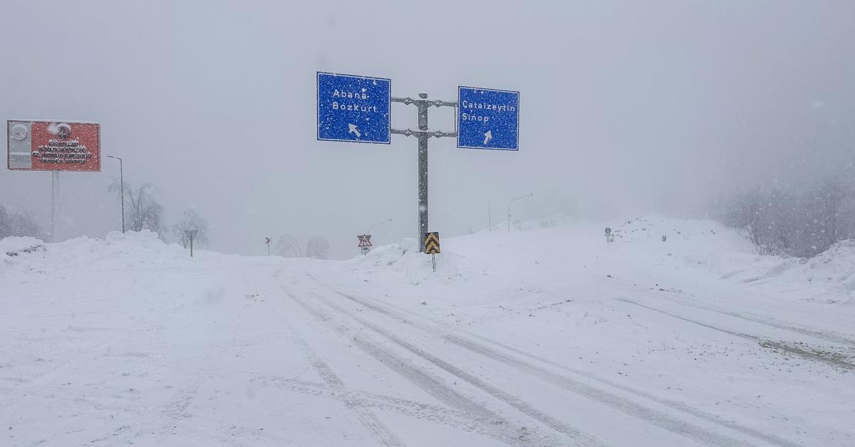 kastamonuda yogun kar yagisi hayati olumsuz etkiliyor b4lpUNZ3.jpg
