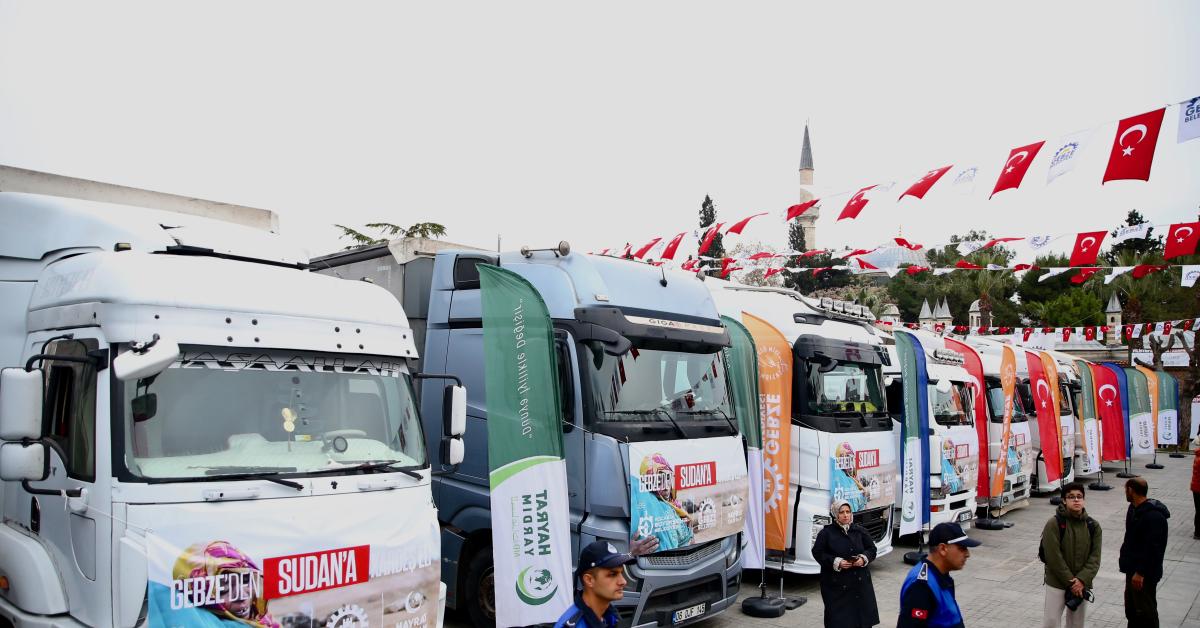 kocaeli gebzeden sudana 10 tirlik yardim gonderildi ida26xcb.jpg