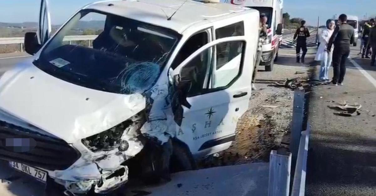 kocaeli kandirada sok kaza iki arac carpisti suruculer yaralandi JYhGLdnq.jpg