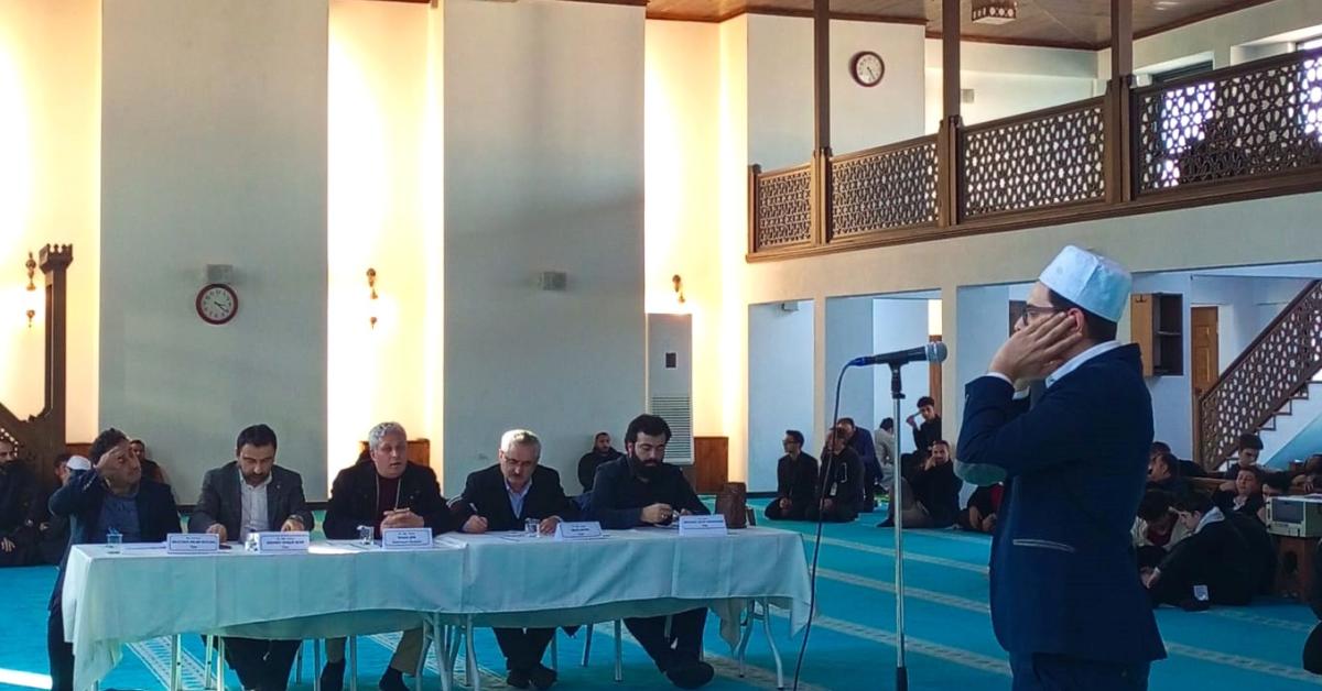 kocaelide genc hatipler ve genc bilaller yaristi SMEBvpSl.jpg